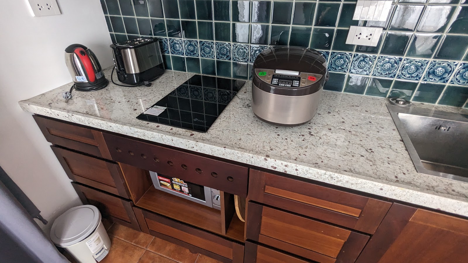 FLESTA Đội Cấn Serviced Apartment & Hotel