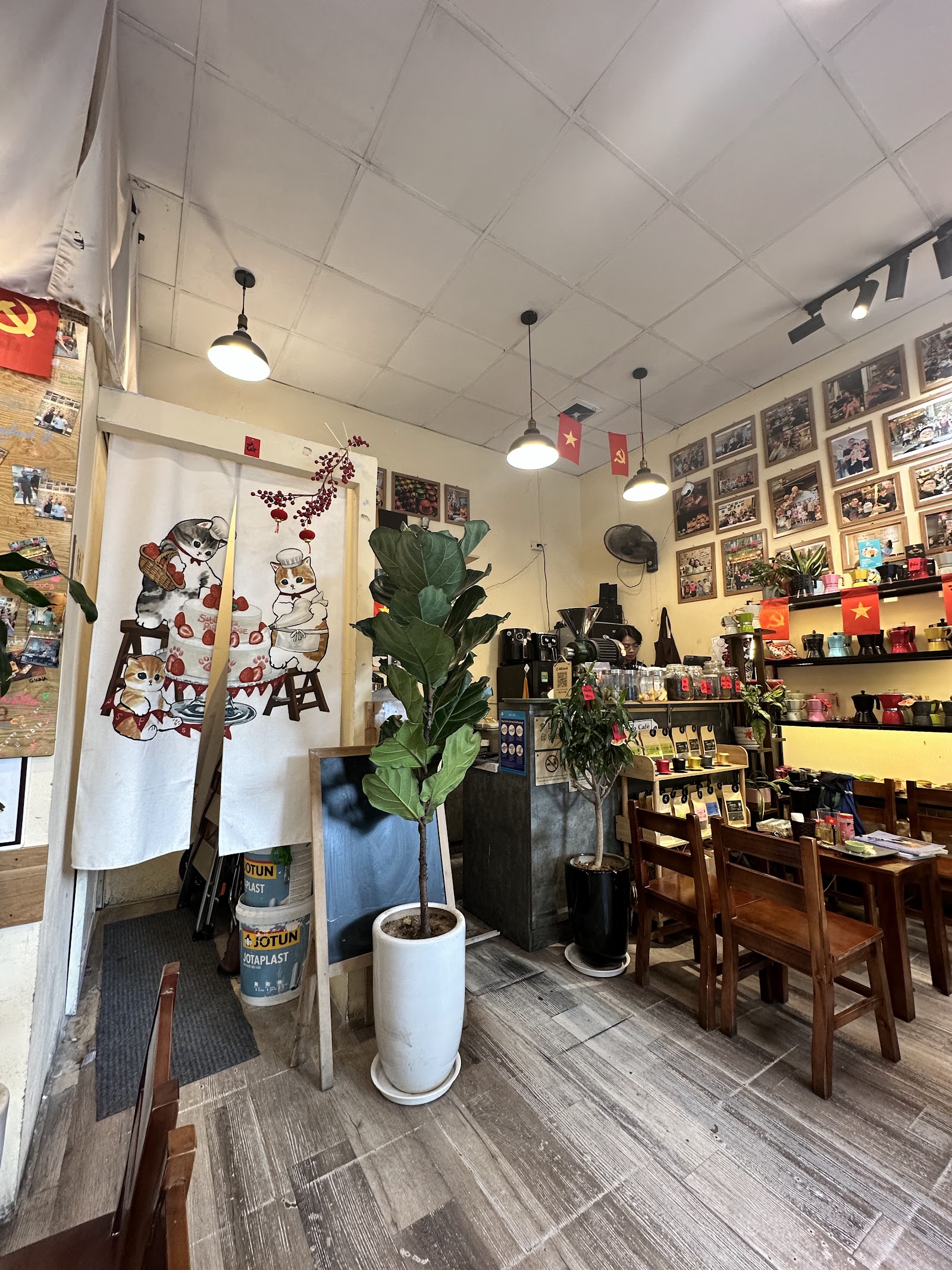 Hino Cafe by La Capo Cafe