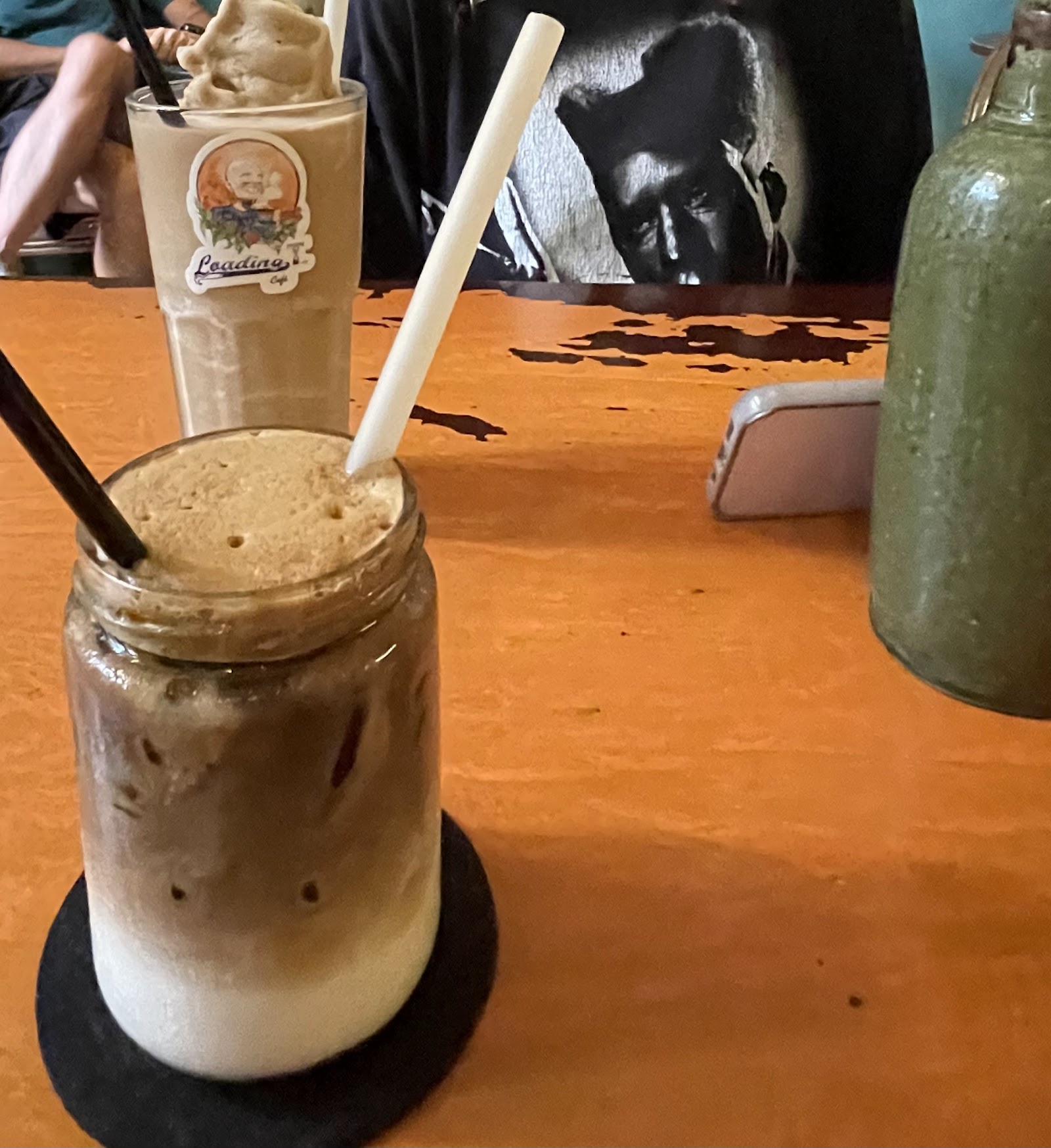 Loading T café