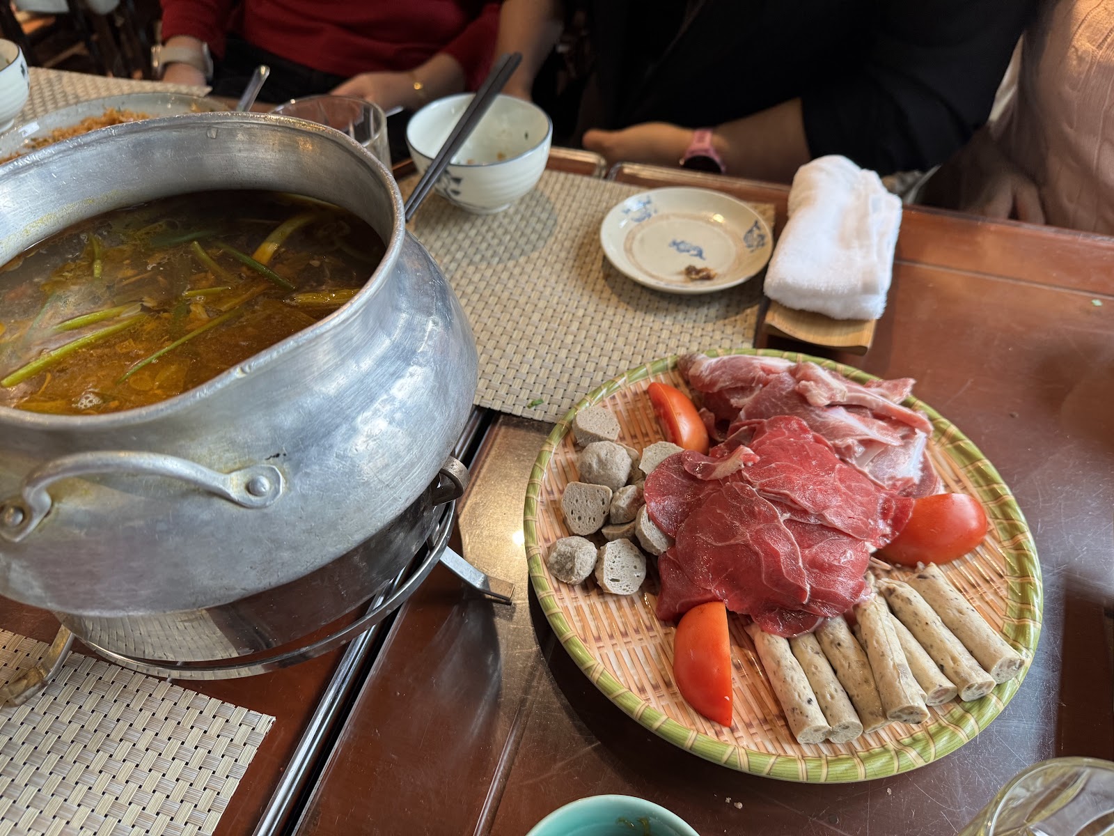 Nhà hàng 1946 Hoàng Cầu